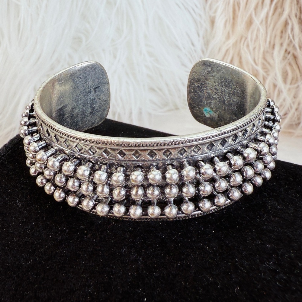Lucky Brand Silver Beaded Cuff Bracelet - Picture 11 of 11